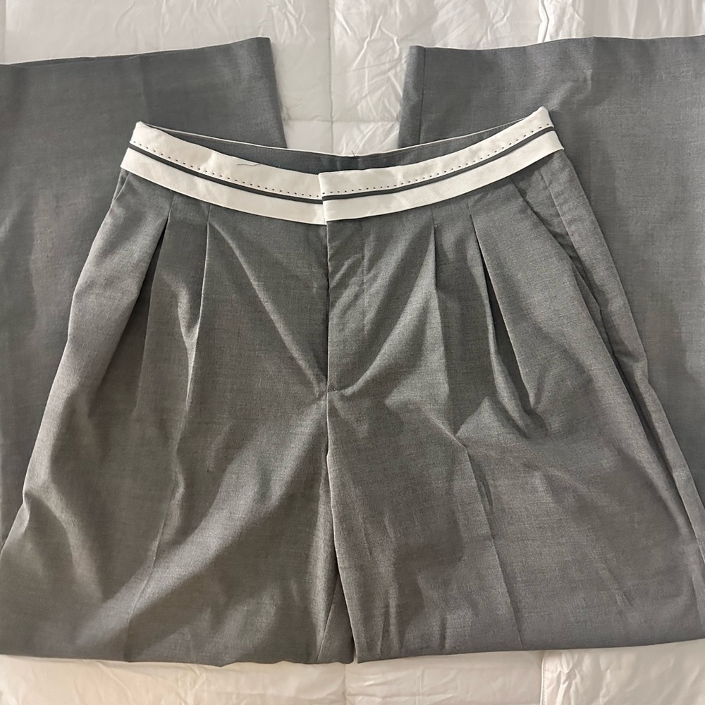 Grey pant stradivarius like new